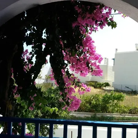 3 Min From The Beach-white&blue House In * אפולון