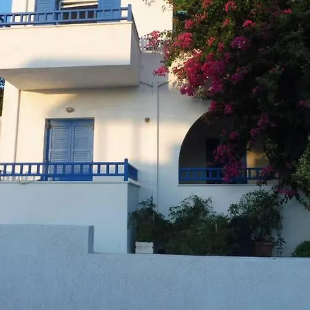 Lejlighed 3 Min From The Beach-white&blue House In *