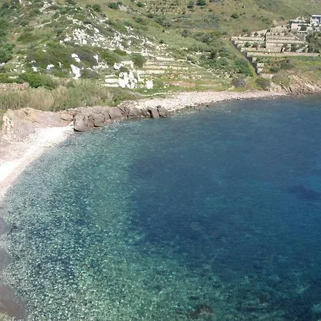 3 Min From The Beach-white&blue House In Lejlighed